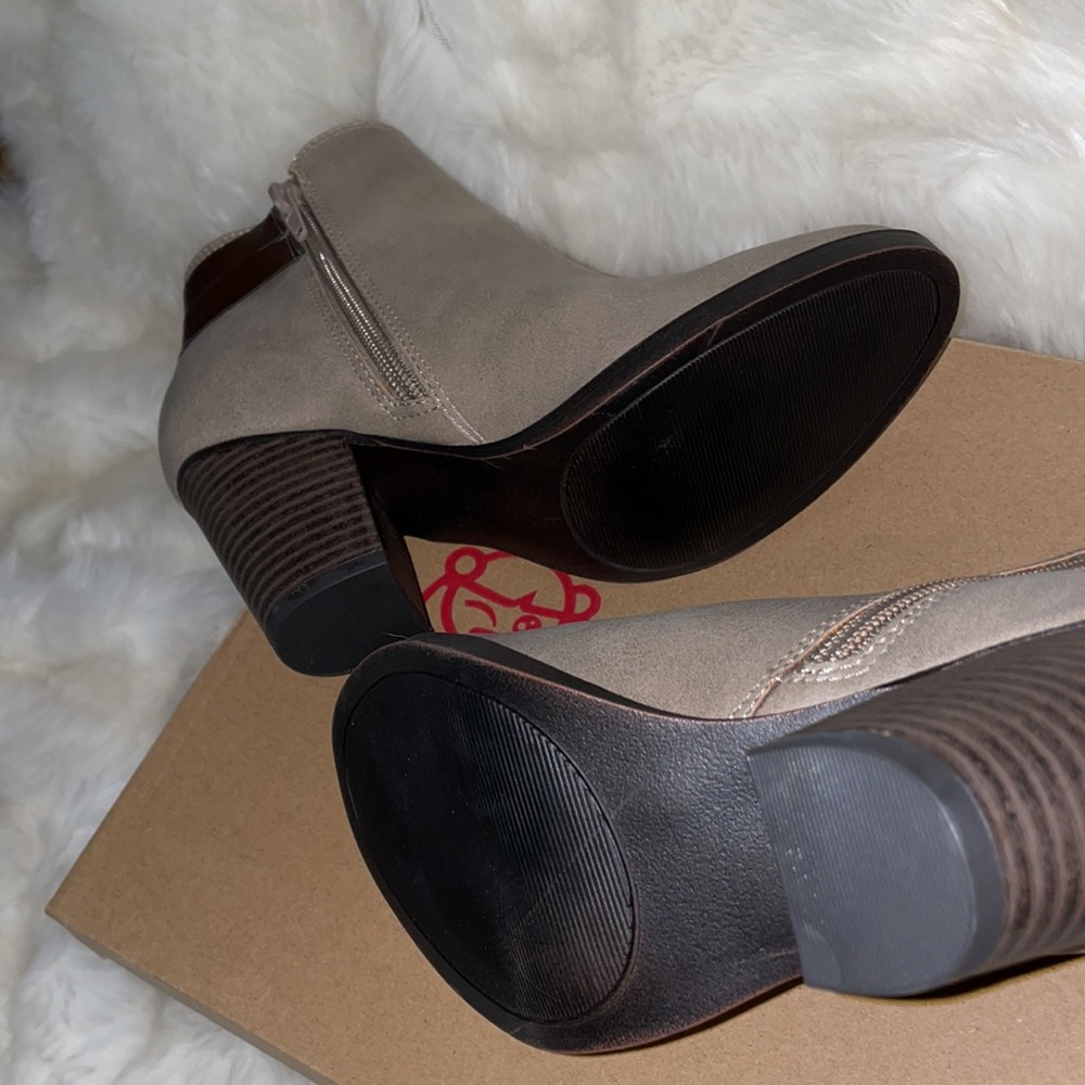 Sugar taupe ankle boots, size 6.5, never worn